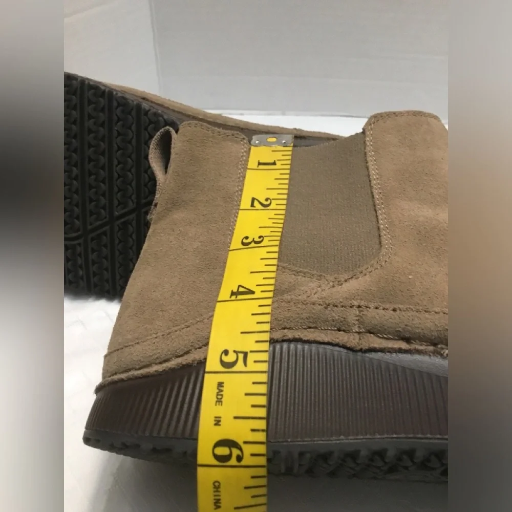 Chaco Men's Suede Chukka Boots in Tan